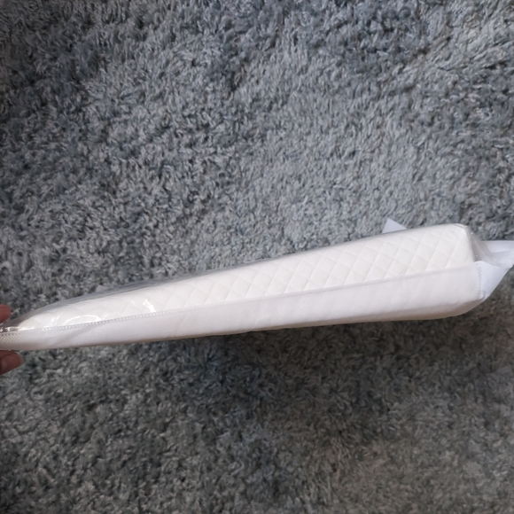 Baby Crib Wedge Pillow. - Picture 4 of 5